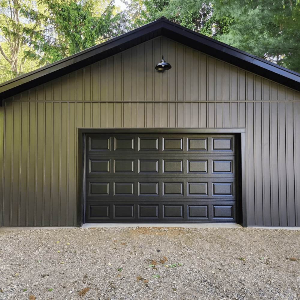 Gold 6130 Series overhead door from the outside