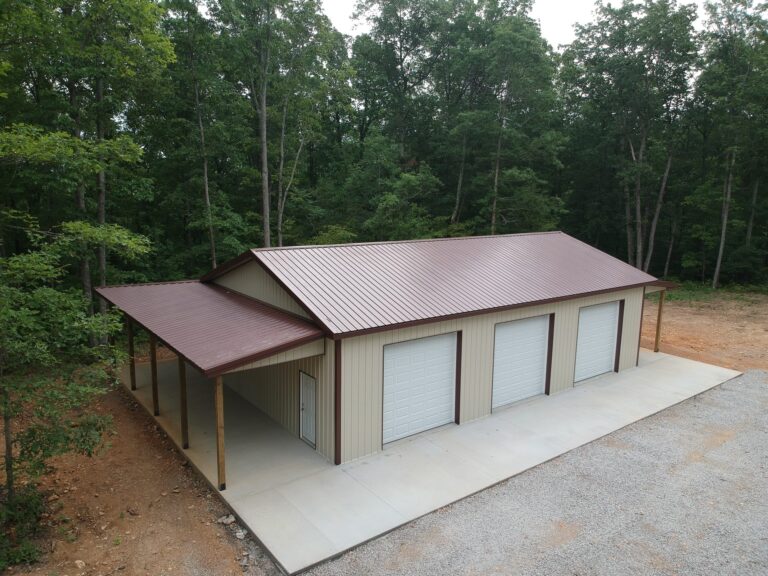 Post-frame garage with a lean-to built by PAC Building Pro in Waverly, Tennessee